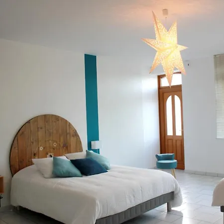 Villa With 5 Bedrooms In Monthois With Private Pool Enclosed Garden And Wifi וילה