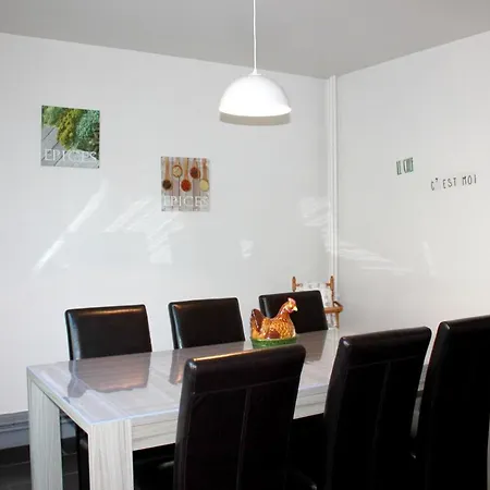 Villa With 5 Bedrooms In Monthois With Private Pool Enclosed Garden And Wifi וילה Monthois